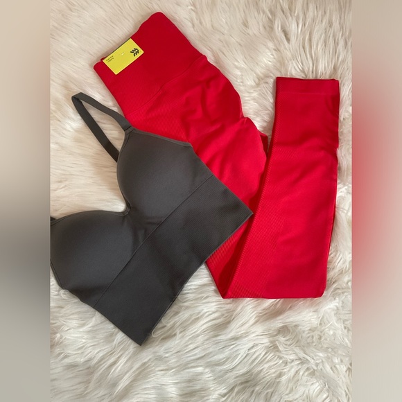 Other - 🛑🛑🛑❣️ BUNDLE ❣️ leggings & gym bra (made small)